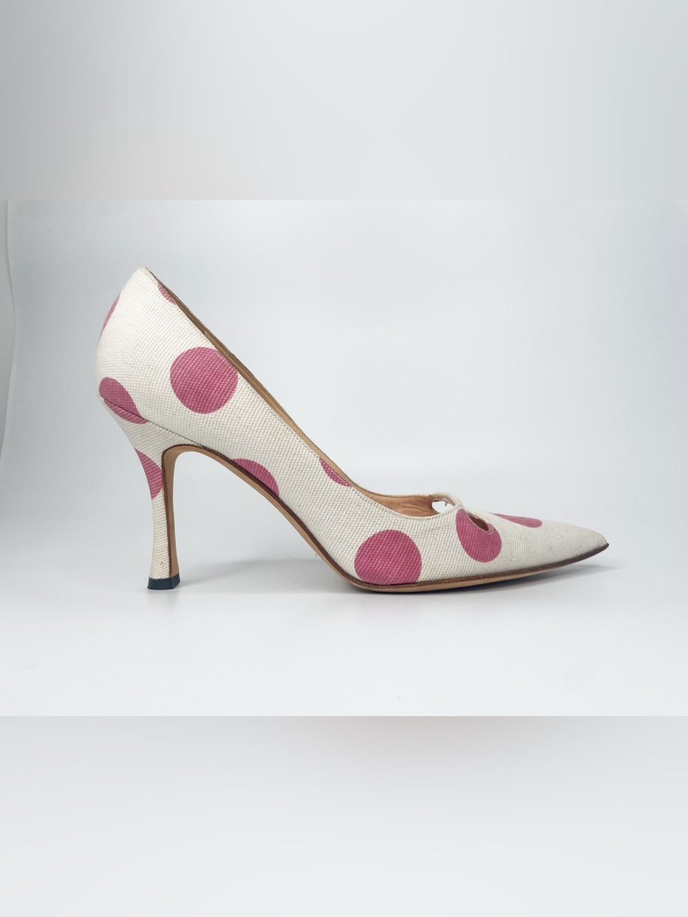 Manolo Blahnik BB Pink Polka Dot Pointed Toe Pumps Canvas 38.5 Excellent